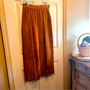 Country Shop by Marshall Field’s Cognac Suede Fringe Skirt – 4 (Vintage)
